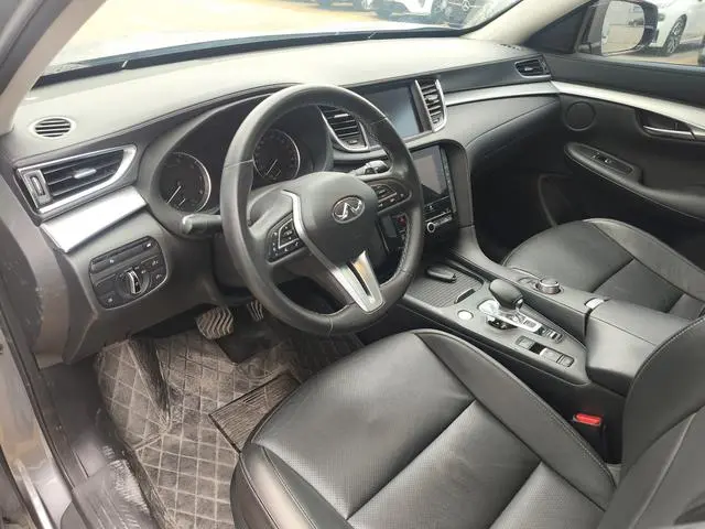 Infiniti Infiniti QX50 2.0T two-wheel drive pilot version