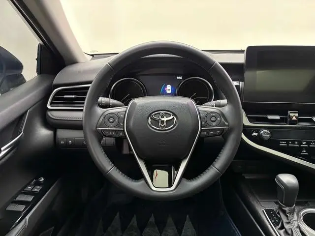 TOYOTA Camry 2.0GVP Leading Edition