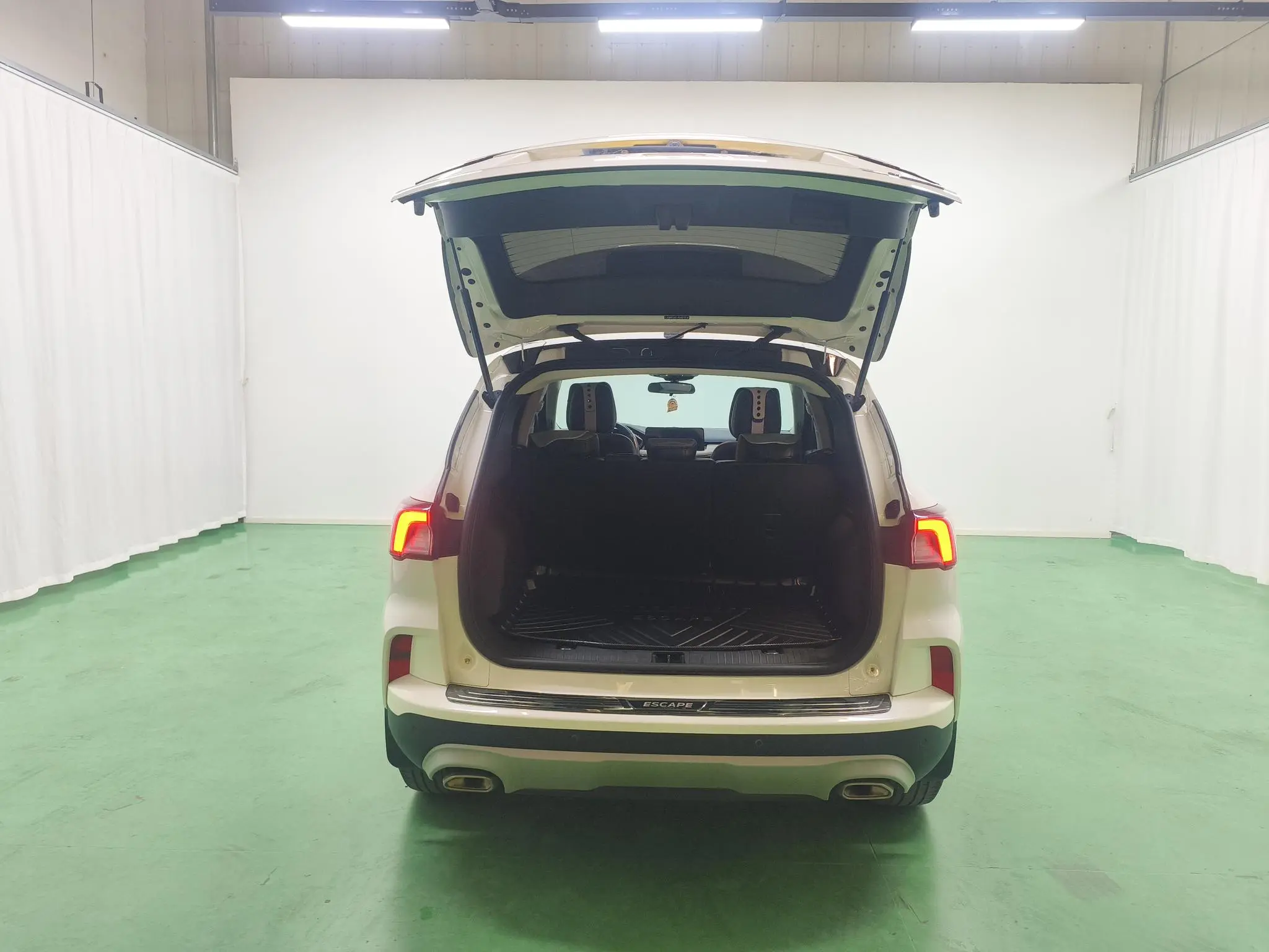 Ford Ruiji EcoBoost 245 two-wheel drive Yaoxiang model