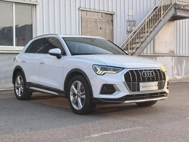 Audi Audi Q3 35 TFSI fashion and elegant