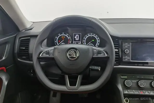 Skoda Kodiak ZI330 5-seater two-wheel drive standard version country VI