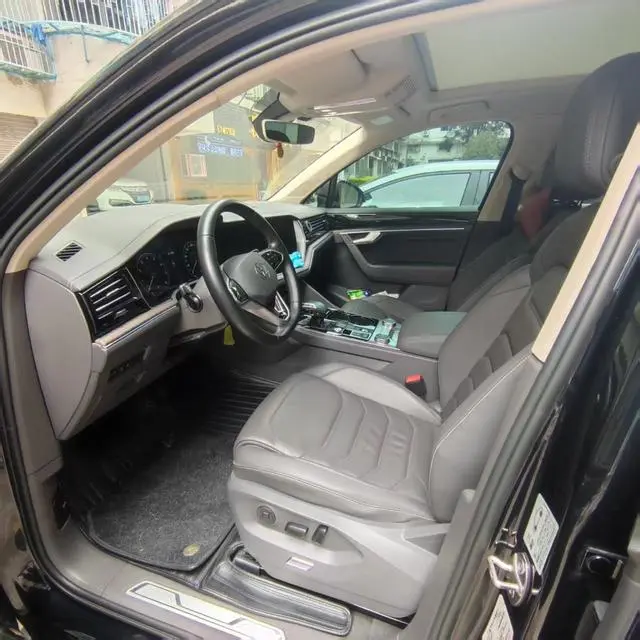 Volkswagen Touareg 3.0 TSI Ruixiang Edition Classic Sports Suit