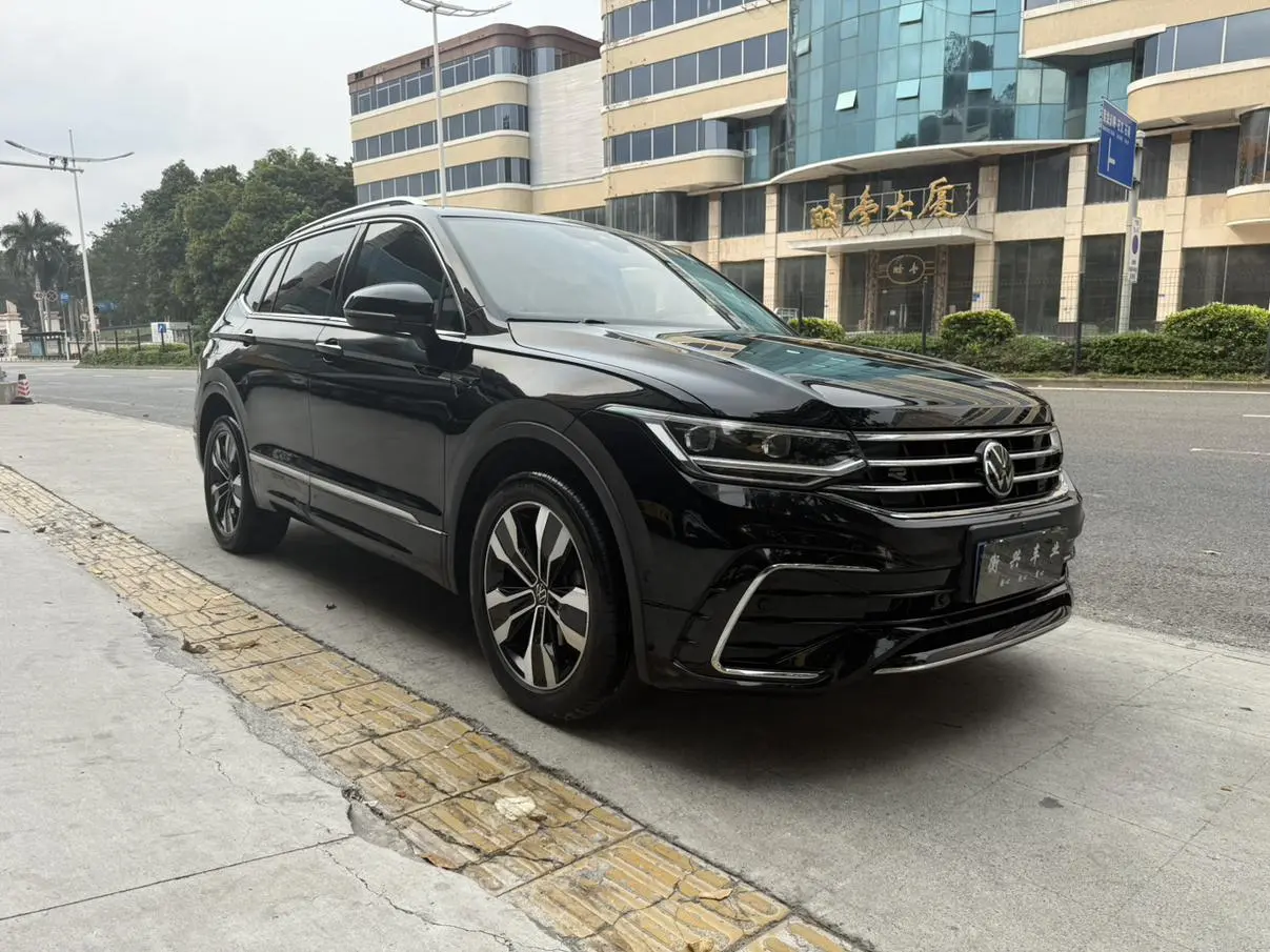 Volkswagen Tiguan L 330TSI two-wheel drive R-Line Premium edition
