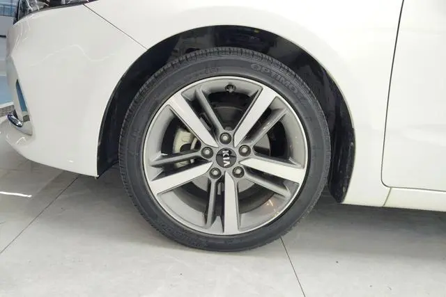 Kia Kia K3 1.6L automatic 15th Anniversary Special Edition GLS