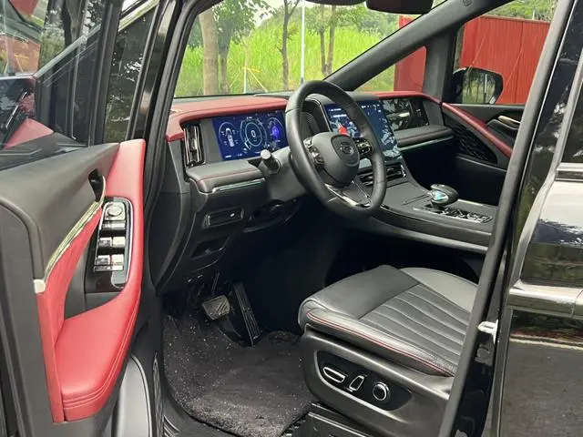 GAC Trumpchi M8 Master Series 2.0 TGDI Ultimate Edition