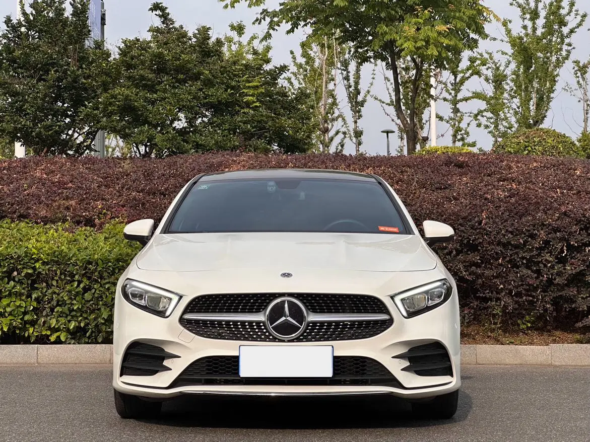 Mercedes-Benz Mercedes-Benz A-class A 200 L sports sedan fashion Version