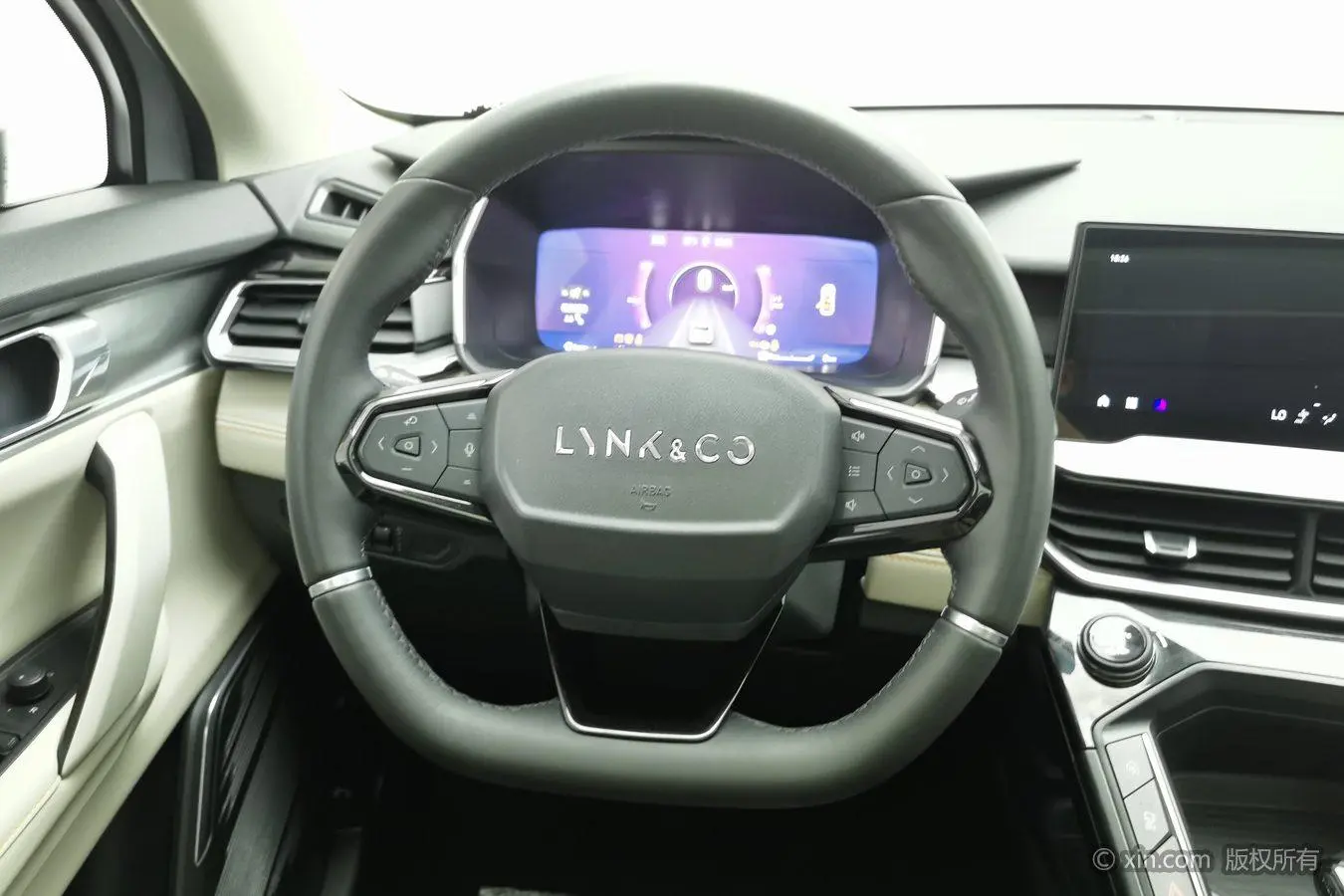 LYNK & CO Lynk & Co. 06 EM-P 84KM battery life version Pro