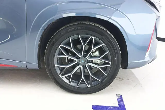 Changan Auchan Changan Auchan Z6 Blue Whale 1.5T DCT Smart Collar City Edition