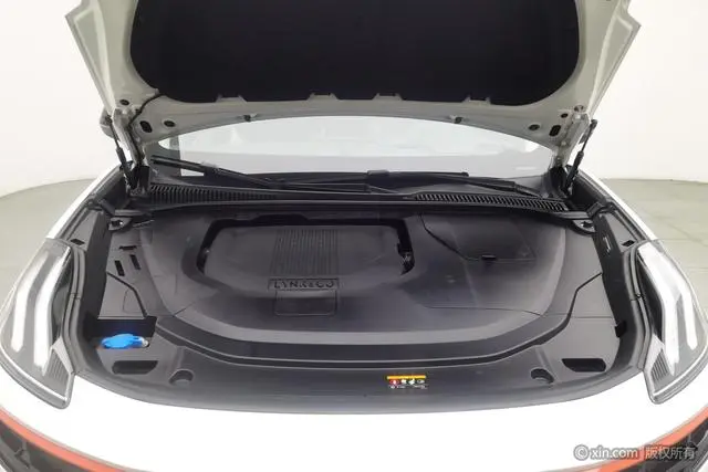 LYNK & CO Lynk 06 1.5T Yao Halo