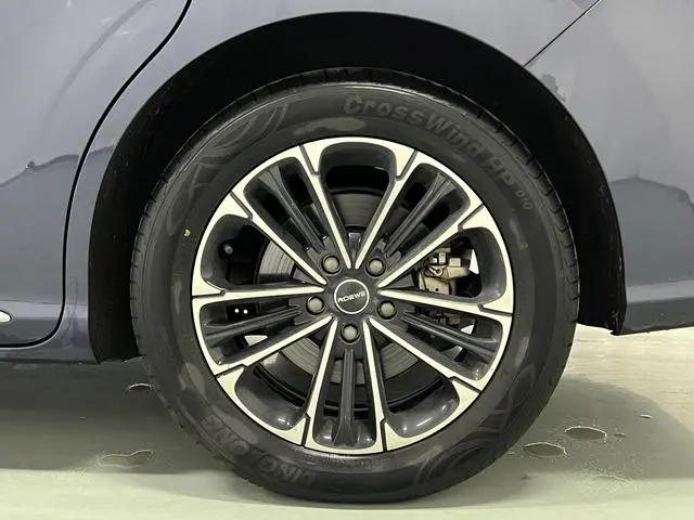 Roewe Roewe iMAX8 400TGI Supreme Series Premium Edition