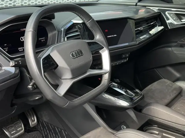 Audi Audi Q4 e-tron 50 e-tron quattro Creative Edition