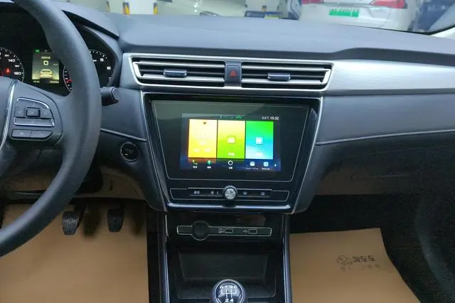 Roewe Roewe i5 1.5L Manual 4G Interconnection Linghao Ultimate Edition