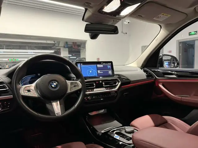 BMW BMW iX3 Leading type