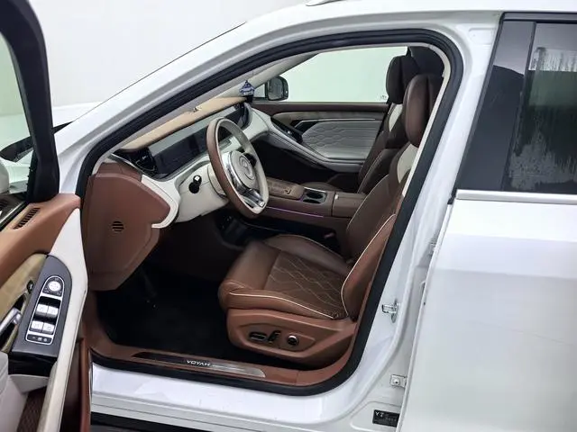 VOYAH Lan Tu FREE Ultra-long battery life smart driving version