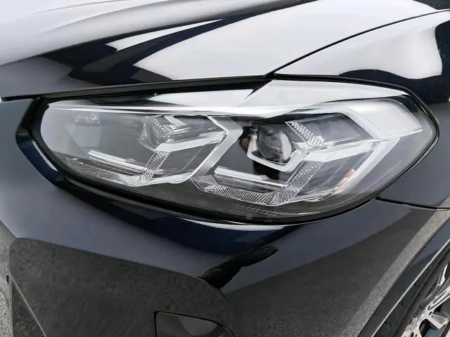 BMW BMW X4 xDrive 25i M sports suit