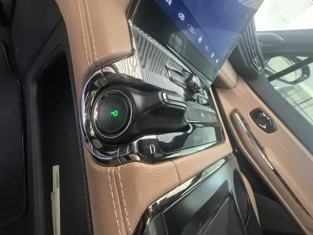 NIO NIO ES8 580KM base version six seats