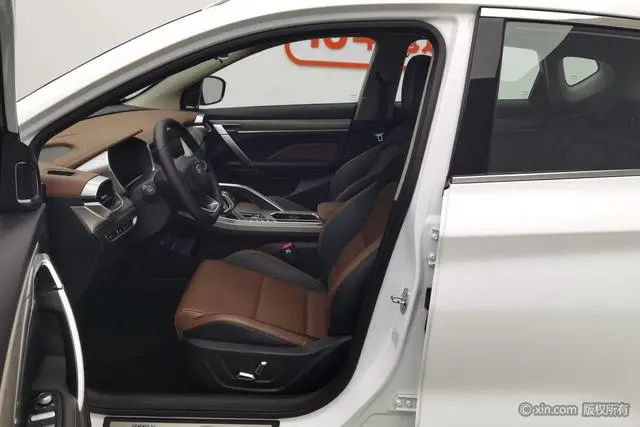 Geely Binyue 260T DCT Ranger Country V