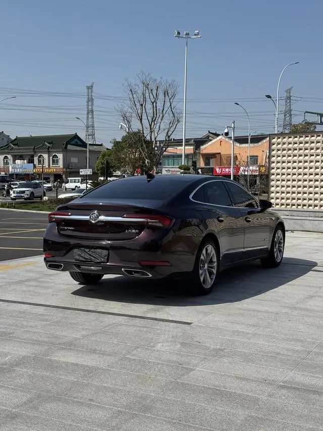 Buick Lacrosse Avenir first-come-first-served
