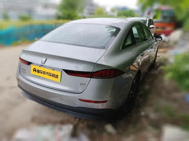 Roewe Roewe D7 DMH 125 Ultimate Edition