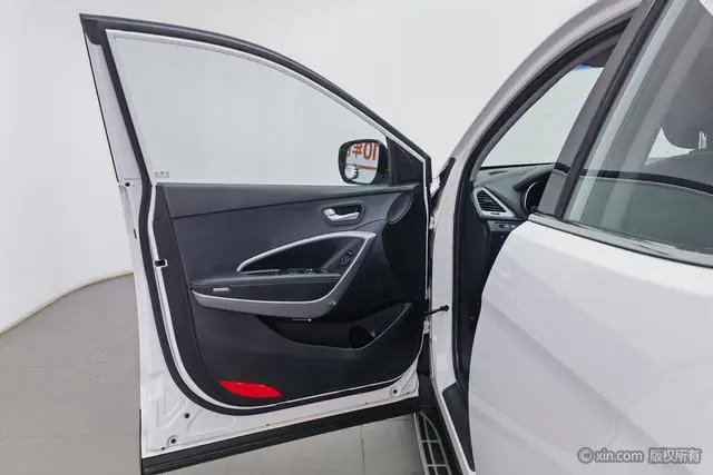 Hyundai Shengda 2.0T automatic four-wheel drive intelligent 7-seater