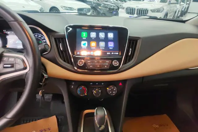 Chevrolet Cruze 320 automatic Enjoy Skylight version