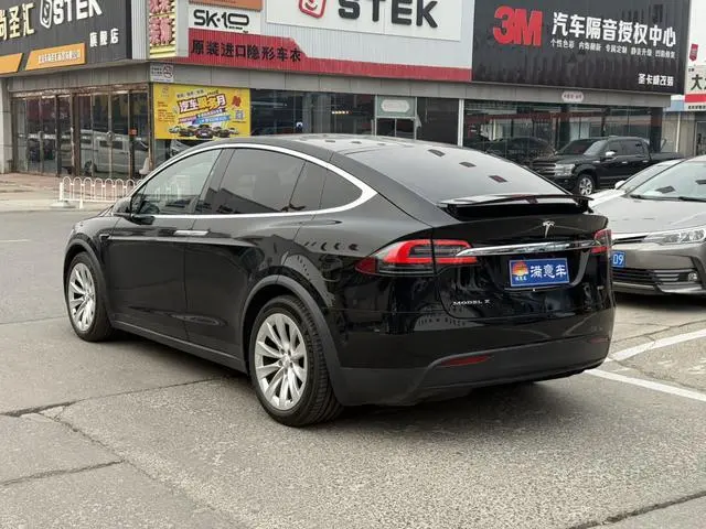 Tesla Model X 75D