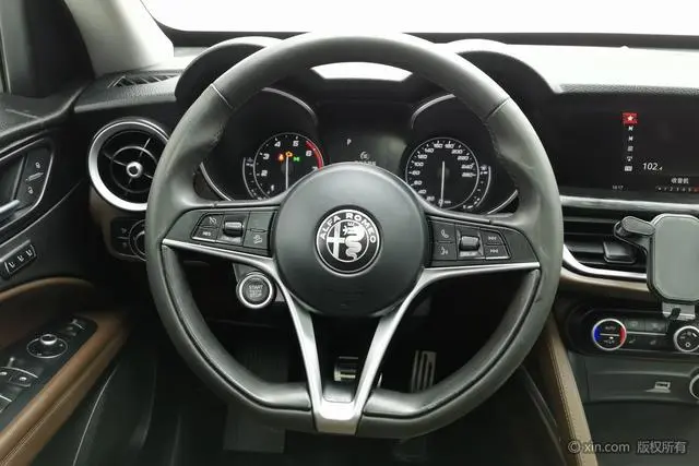 Alfa Romeo Stelvio 2.0T 200HP Elite Edition