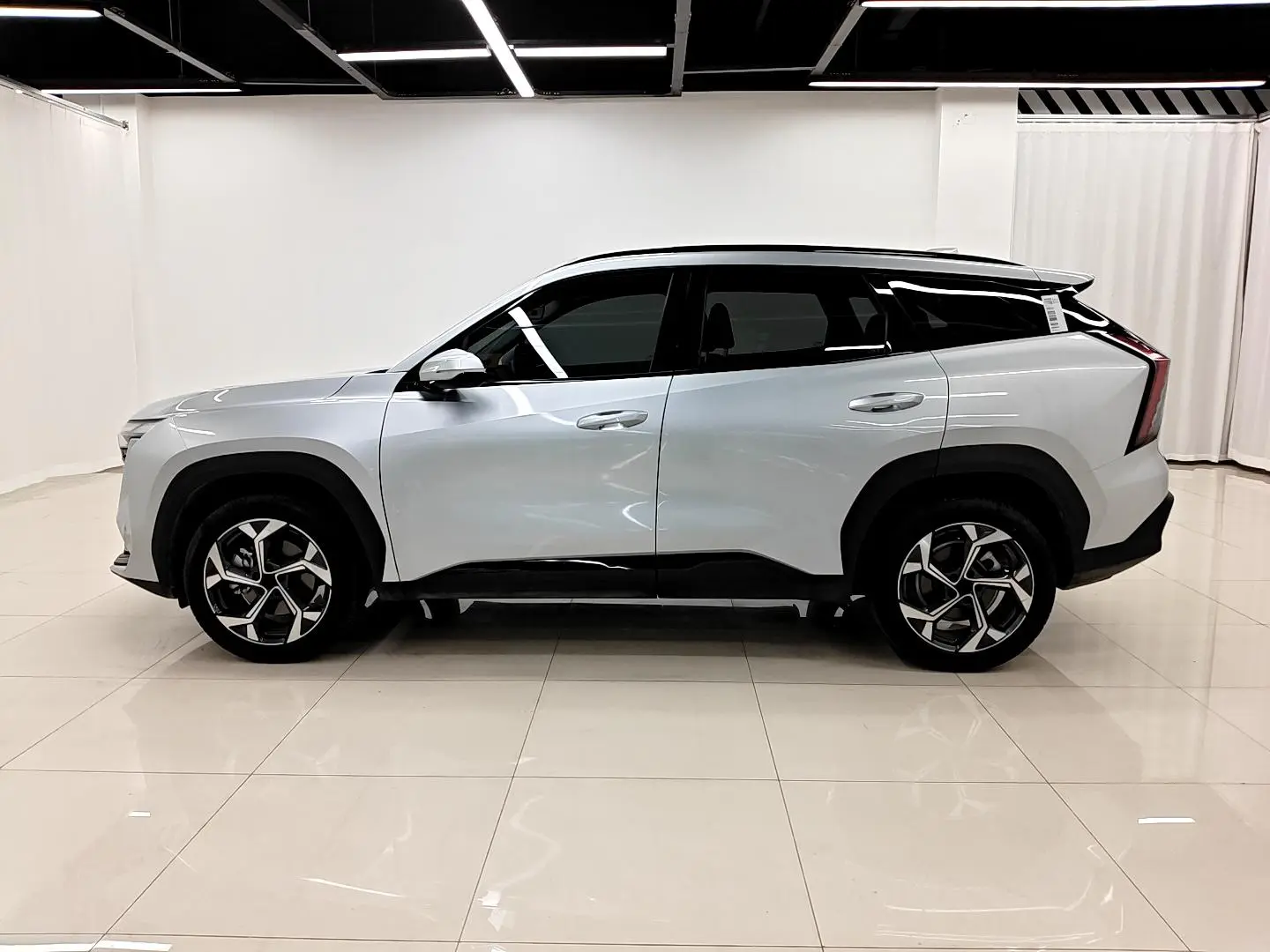 Geely Boyue L 1.5TD DCT Glory Edition