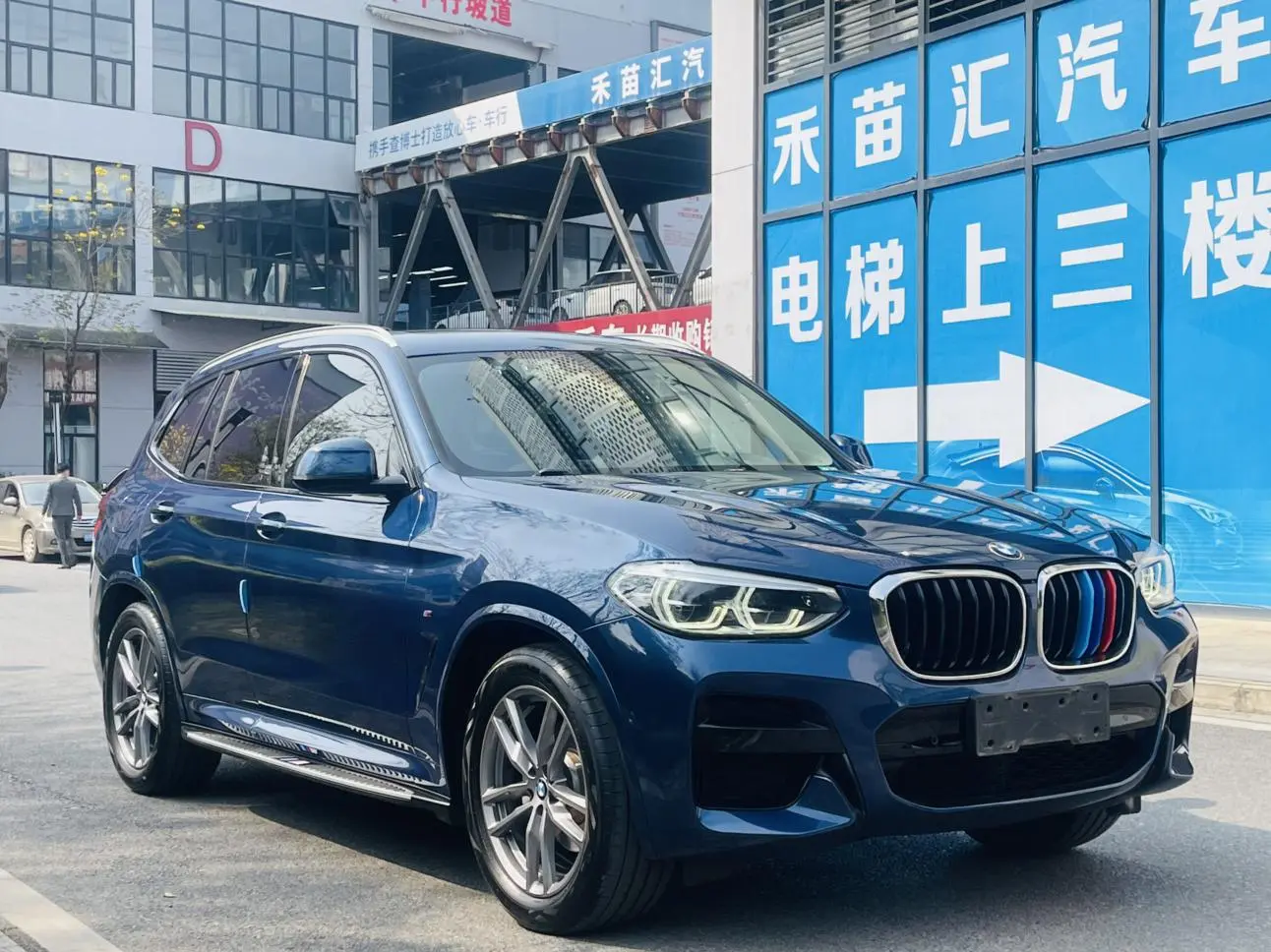 BMW BMW X3 xDrive25i M sports suit