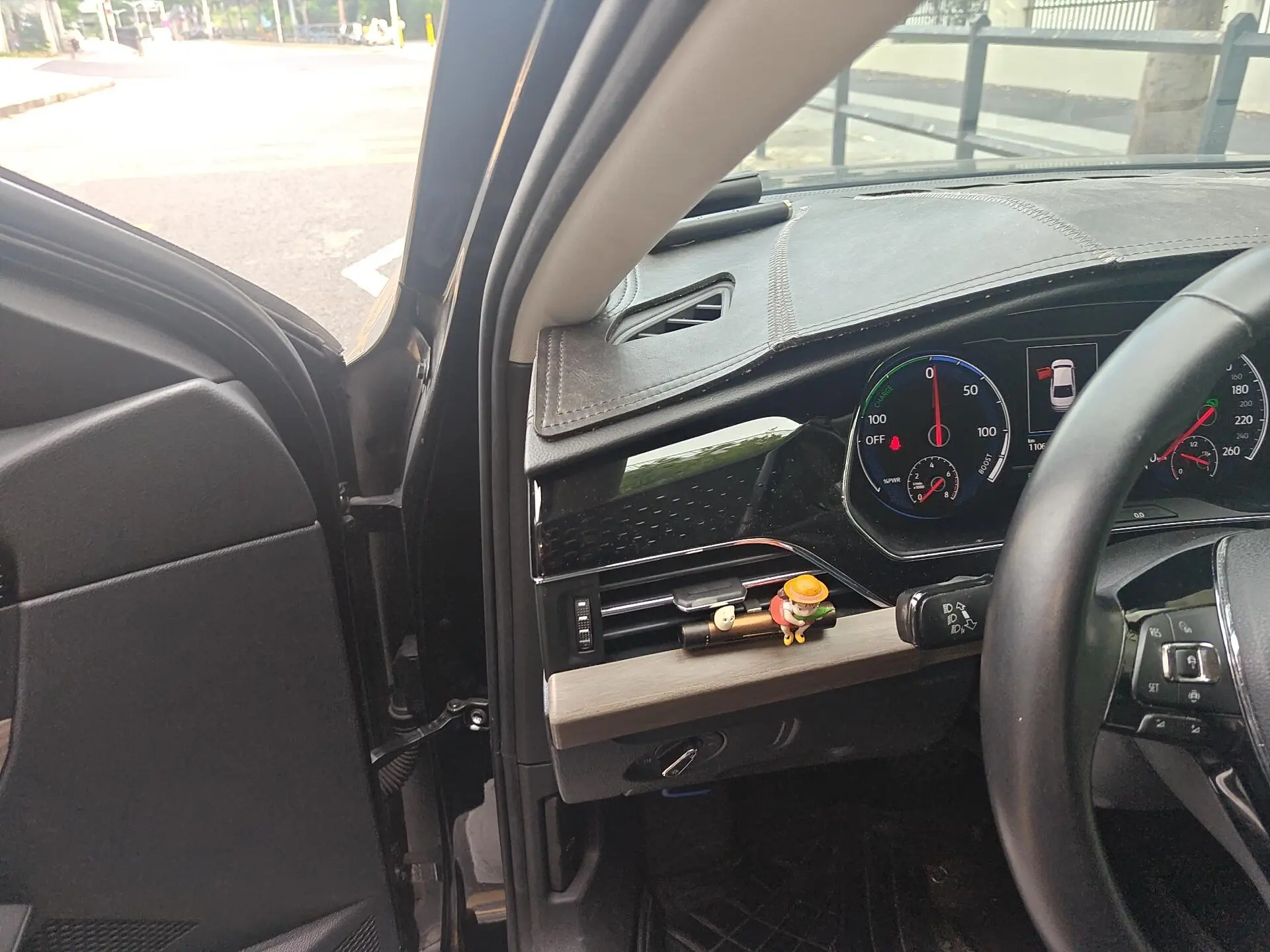 Volkswagen Passat PHEV 430PHEV Hybrid Deluxe Edition