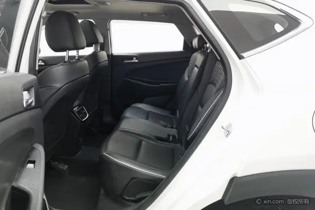 Hyundai Tucson 280TGDi dual-clutch two-wheel drive Zhilian version Country V