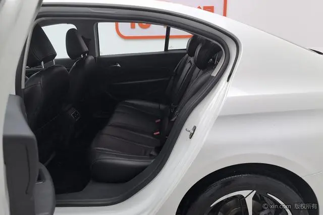 Peugeot Peugeot 408 1.6T Automatic Deluxe Edition