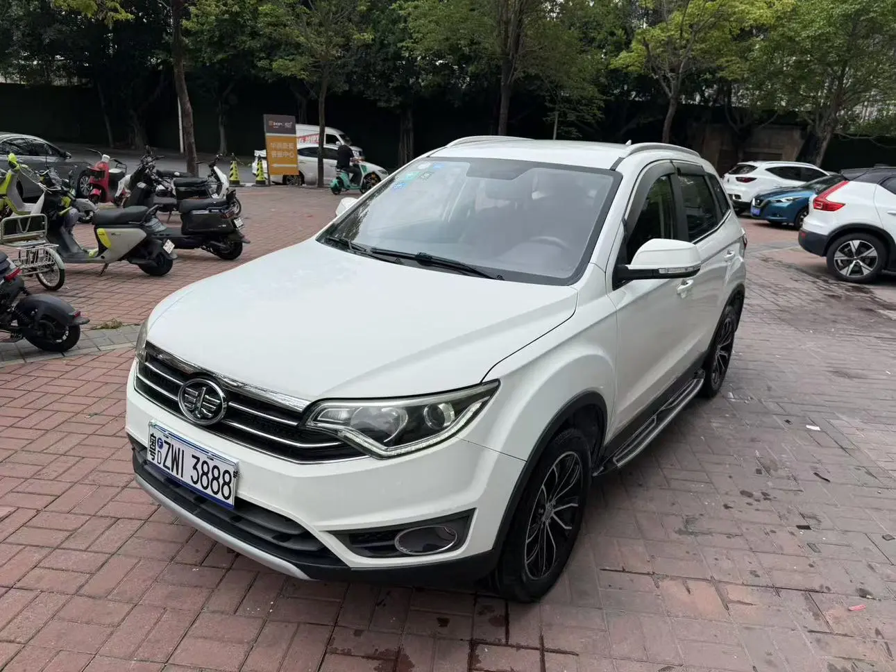 FAW Xenia R7 1.6L manual luxury type