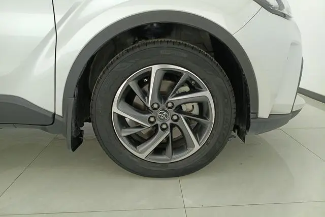 TOYOTA Toyota C-HR 2.0L Deluxe Edition