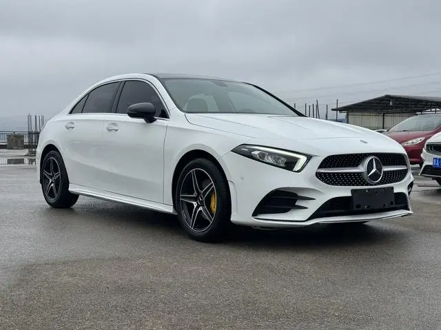 Mercedes-Benz Mercedes-Benz A-class A 200 L sports sedan