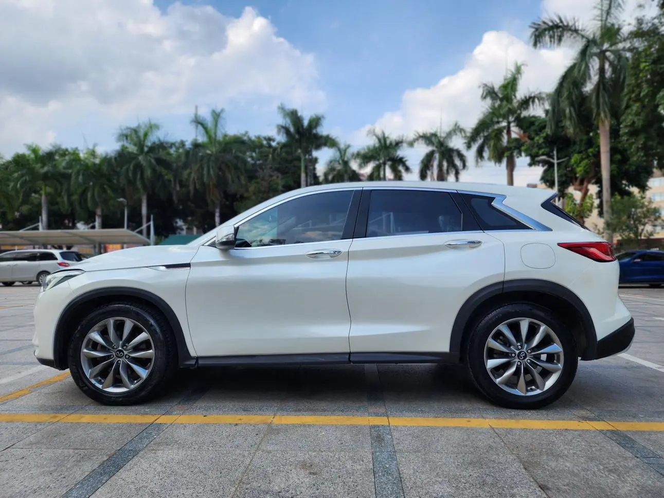 Infiniti Infiniti QX50 Facelift 2.0T two-wheel drive elite edition