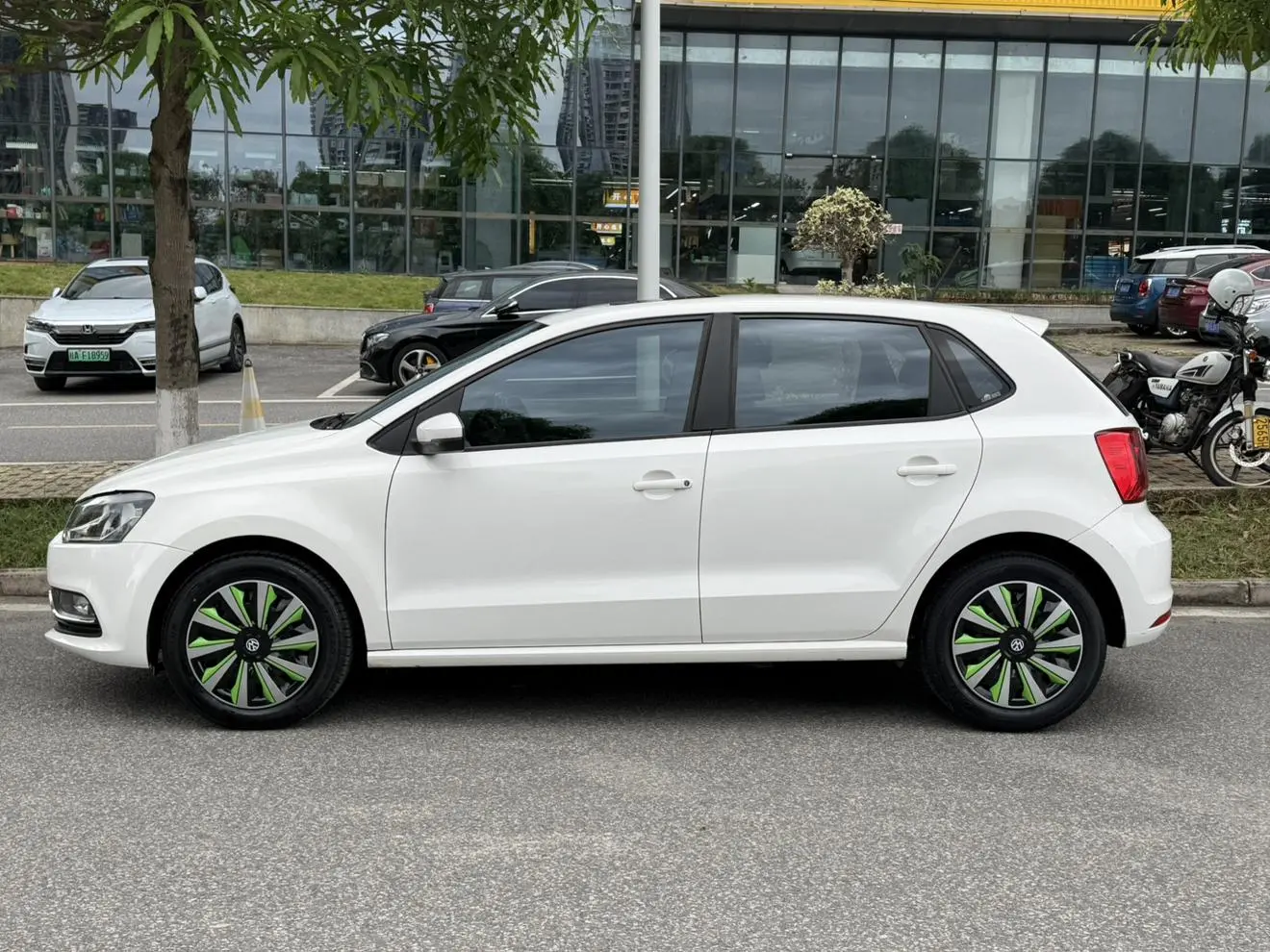 Volkswagen Polo 1.6L automatic comfort type