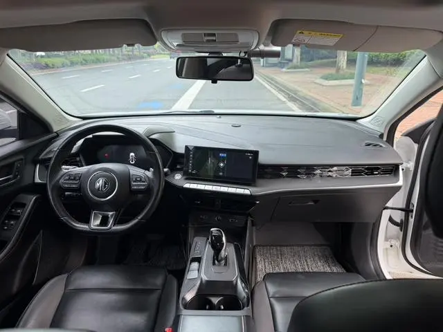 MG MG5 300TGI DCT Green Luxury Luxury Edition