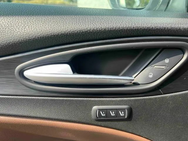 Alfa Romeo Stelvio 2.0T 200HP Deluxe Edition