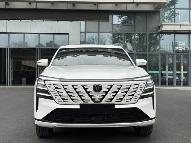 Changan Changan CS75 PLUS The fourth generation 1.5T new Blue Whale smart flagship