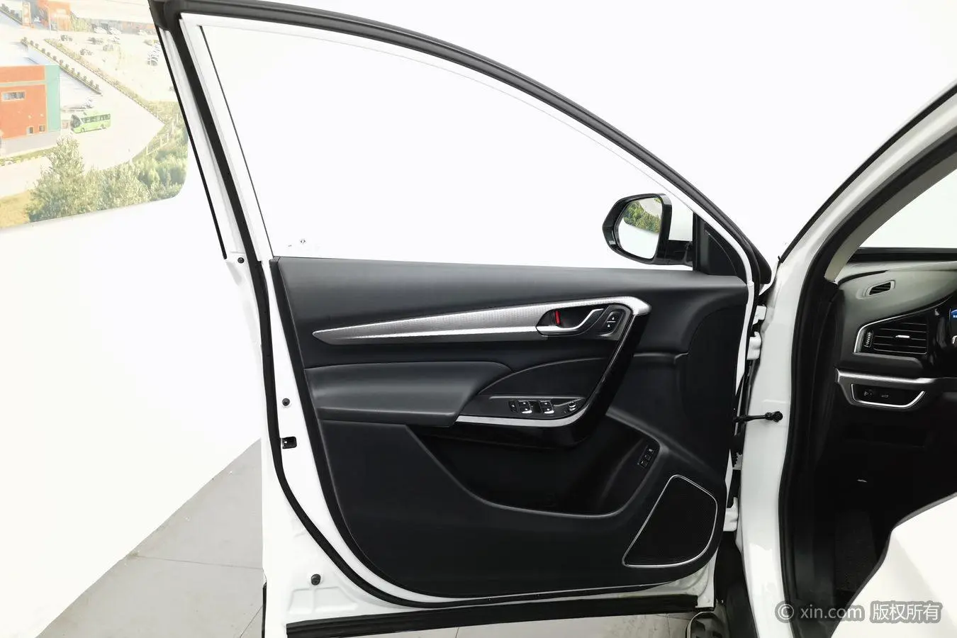 Dongfeng Fengshen Dongfeng Fengshen AX7 1.6T automatic AI flagship country VI