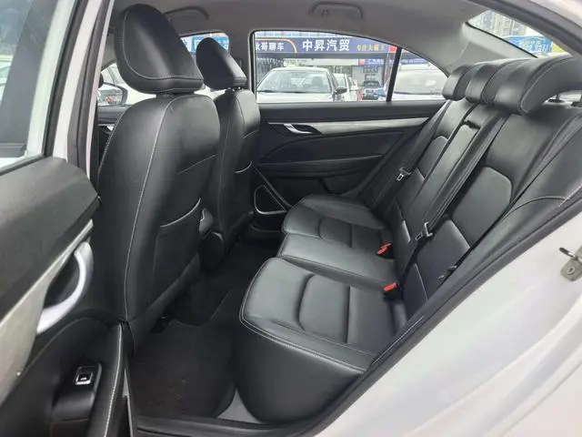Geely Emgrand Leading version 1.5L CVT luxury Country VI