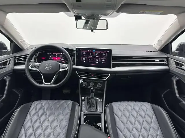 Volkswagen Sagitar 300TSI DSG Beyond Edition