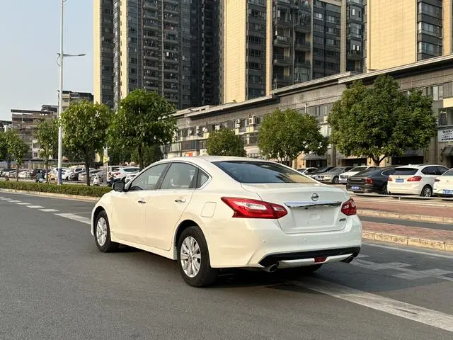 Nissan Teana 2.0L XE Fashion Edition