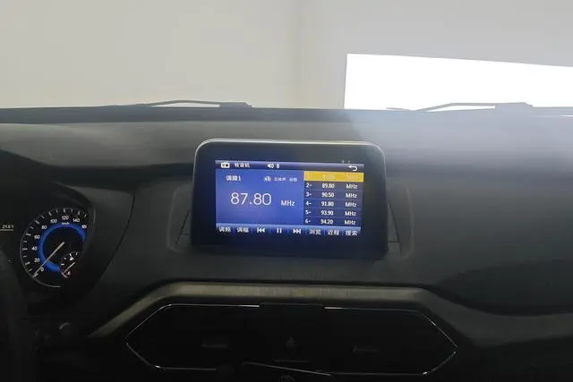 Dongfeng Fengguang Scenery S560 1.8L CVT Elite 7-seater country VI
