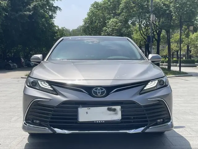 TOYOTA Camry 2.5G Deluxe Edition