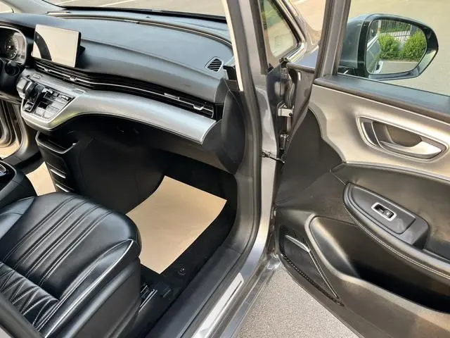 Roewe Roewe iMAX8 400TGI Travel Exclusive Edition for Major customers