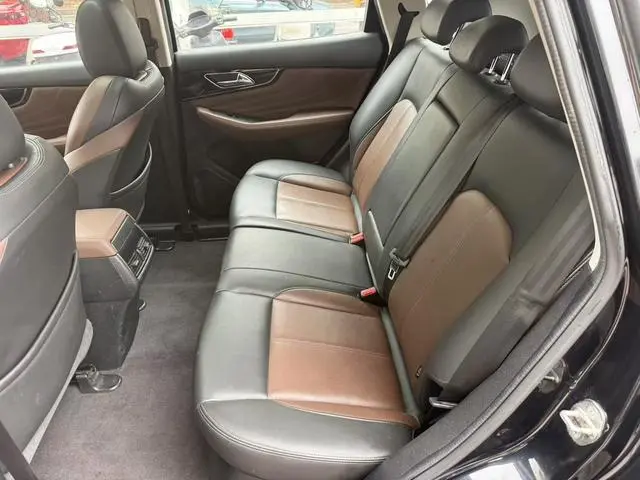 Dongfeng Fengshen Dongfeng Fengshen AX7 Classic 1.6T automatic luxury type
