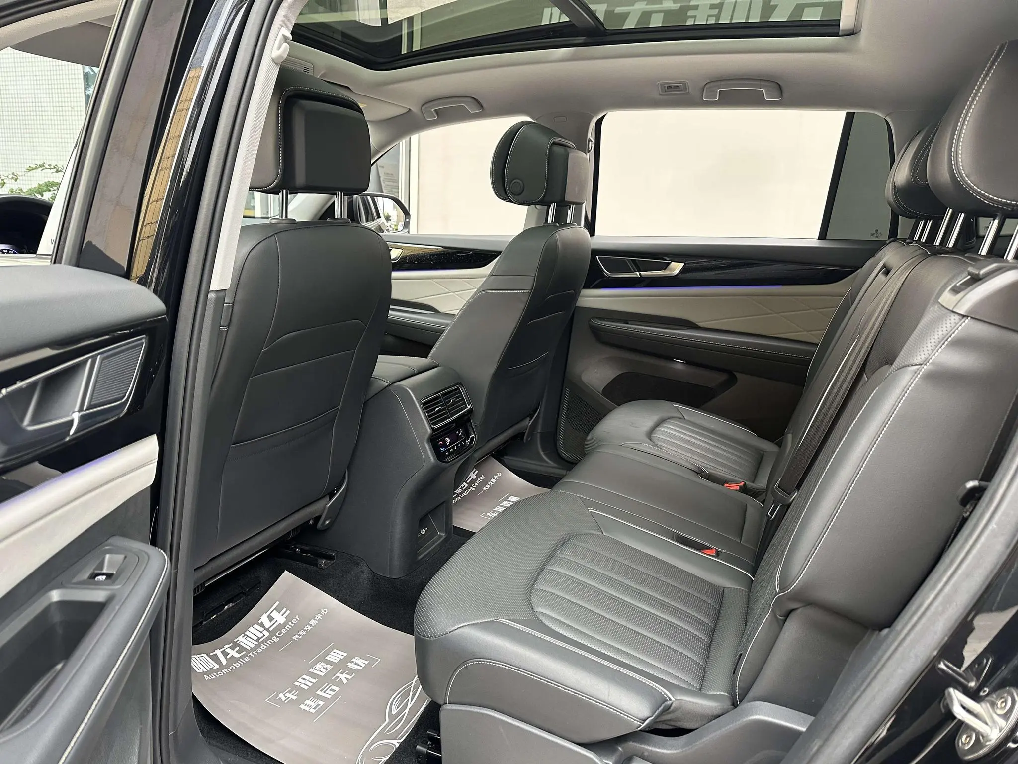 Volkswagen Tourang 330TSI two-wheel drive Respect Deluxe Edition