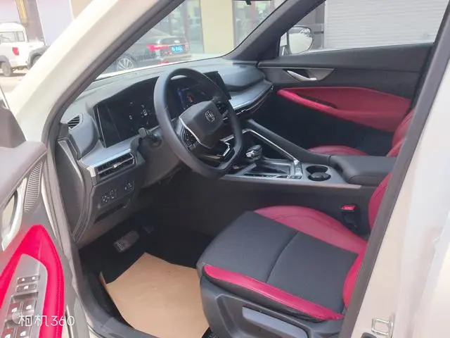 Changan Changan CS35 PLUS Enjoy Edition Blue Whale NE 1.4T DCT Luxury